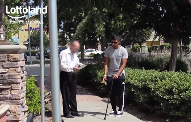 Blind vinnare på lotto i socialt experiment på Youtube Blind vinnare på lotto i socialt experiment på Youtube